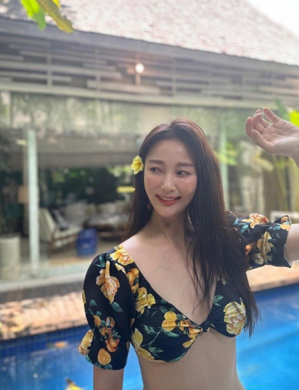 사랑스러운  언더붑 비키니 입은 안혜경